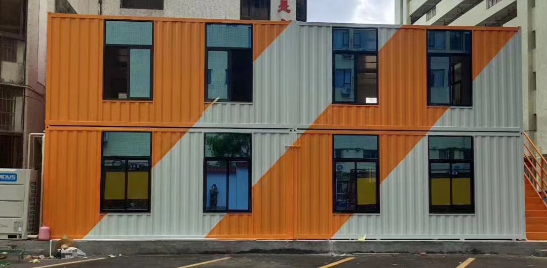 昆明集装箱为什么风吹雨晒都不怕?